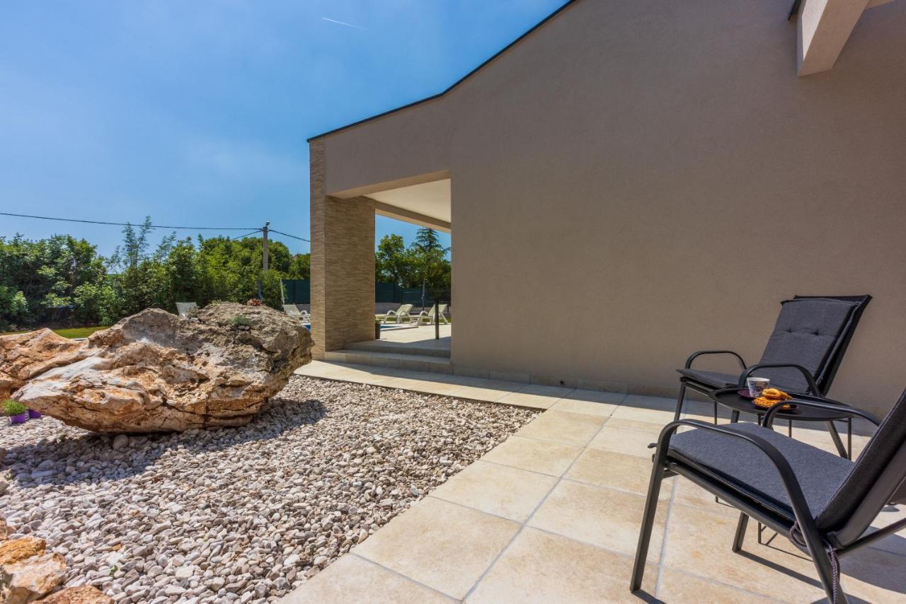 Villa Deluxe Trget Exterior foto
