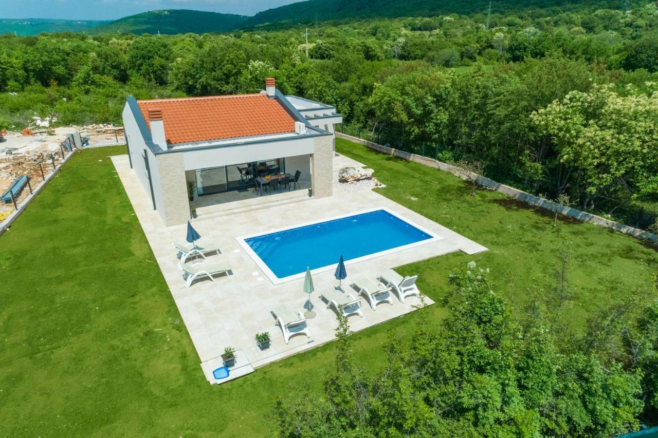 Villa Deluxe Trget Exterior foto